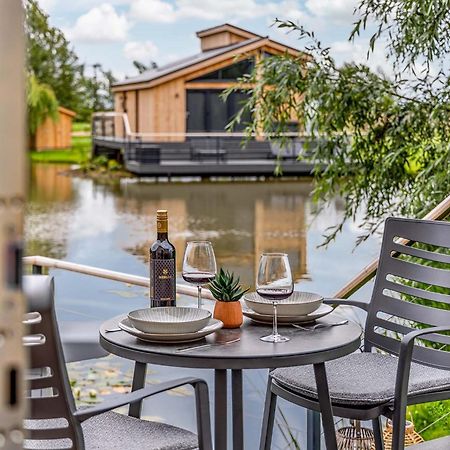 Woad Mill Lakeside Lodges Boston Exterior foto